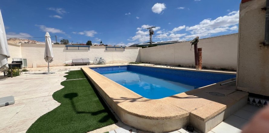 Finca i Alguena, Alicante, Spanien 2 sovrum, 125 kvm. Nr. 189458