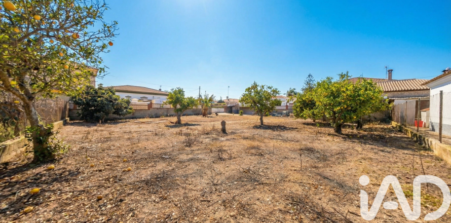 Zemes gabals Chiclana de la Frontera, Cadiz, Spānijā 576 m2 Nr. 185224