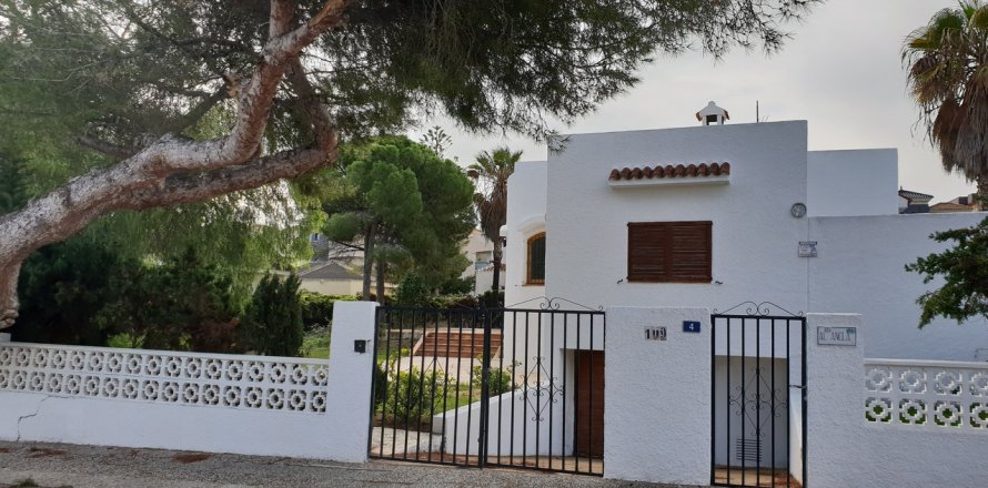 Villa Alicante, Spain 3 bedrooms, No. 115610