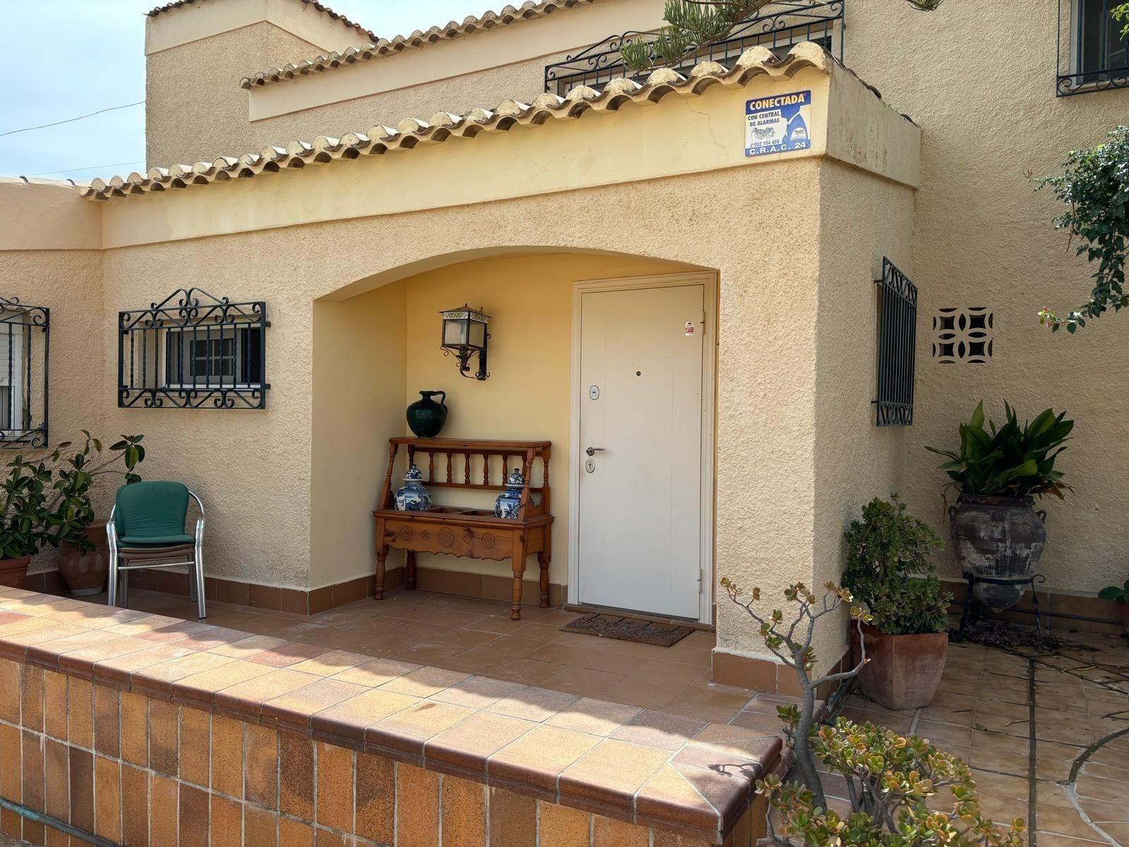 Villa à Torrevieja, Alicante, Espagne 4 chambres, 250 m2 No. 165580
