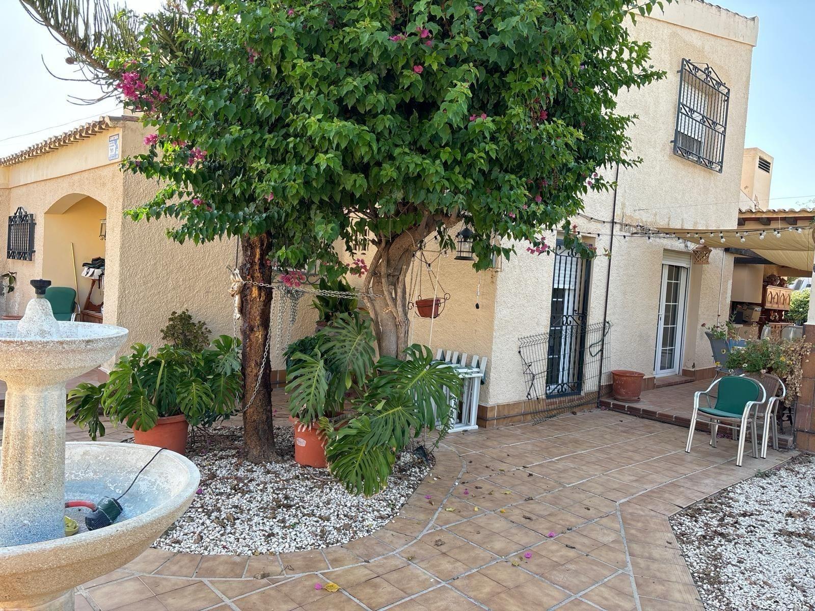 Villa à Torrevieja, Alicante, Espagne 4 chambres, 250 m2 No. 165580