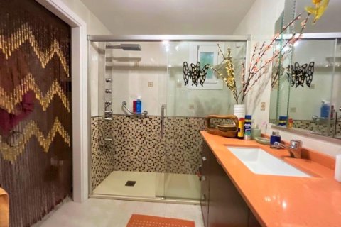 Продажа виллы Бенидорм, Аликанте, Испания 4 спальни, 282м2 №133915 - фото 20