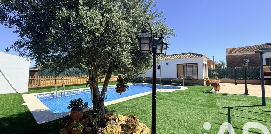 Сasa en Lepe, Huelva, España 3 dormitorios, 363 m2 No. 172741