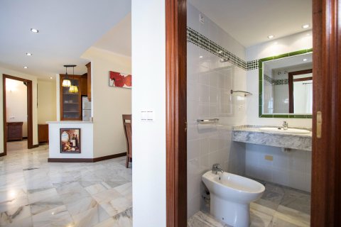 Apartment for sale in Torrevieja, Alicante, Spain 3 bedrooms, 103 sq.m. No. 189957 - photo 20