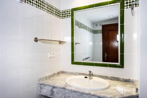 Apartment for sale in Torrevieja, Alicante, Spain 3 bedrooms, 103 sq.m. No. 189957 - photo 22