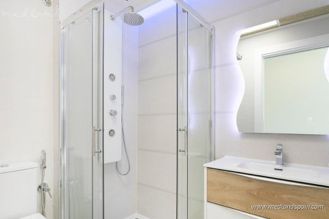 Huoneisto myytävänä Los Balcones, Alicante, Espanja, 2 makuuhuonetta, 62.9 m2 No. 138589 - kuva 10