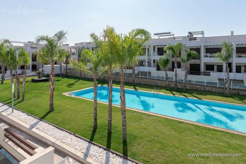 Huoneisto myytävänä Los Balcones, Alicante, Espanja, 2 makuuhuonetta, 62.9 m2 No. 138589 - kuva 1
