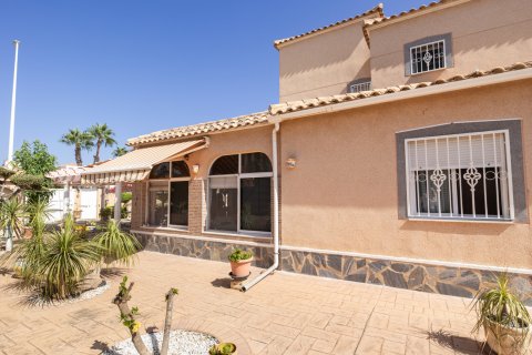 Villa in vendita a Alicante, Spagna 4 camere da letto, 180 mq. N° 195693 - foto 21