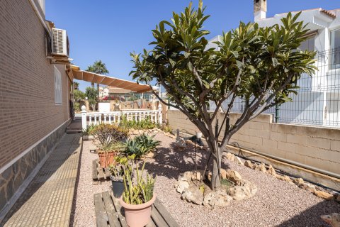 Villa in vendita a Alicante, Spagna 4 camere da letto, 180 mq. N° 195693 - foto 12