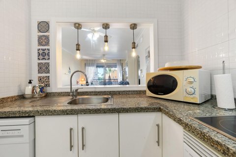 Продажа квартиры в Дехеса де Кампоамор, Аликанте, Испания 2 спальни, 78м2 №119746 - фото 9
