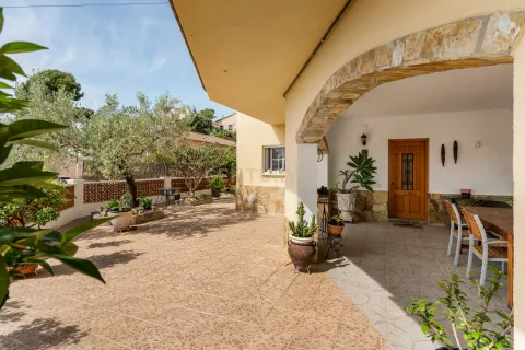 House for sale in Abrera, Barcelona, Spain 5 bedrooms, 275 sq.m. No. 168507 - photo 30