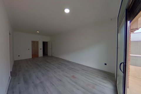 Apartment à vendre à Montcada i Reixac, Barcelona, Espagne, 3 chambres, 113 m2 No. 168510 - photo 2