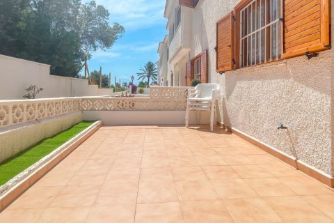 Townhouse for sale in Alicante, Spain 3 bedrooms, 68 sq.m. No. 190109 - photo 2