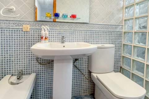 Townhouse for sale in Alicante, Spain 3 bedrooms, 68 sq.m. No. 190109 - photo 16