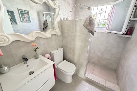 Villa for sale in San Miguel de Salinas, Alicante, Spain 3 bedrooms, 160 sq.m. No. 190107 - photo 13