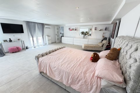 Villa for sale in San Miguel de Salinas, Alicante, Spain 3 bedrooms, 160 sq.m. No. 190107 - photo 21