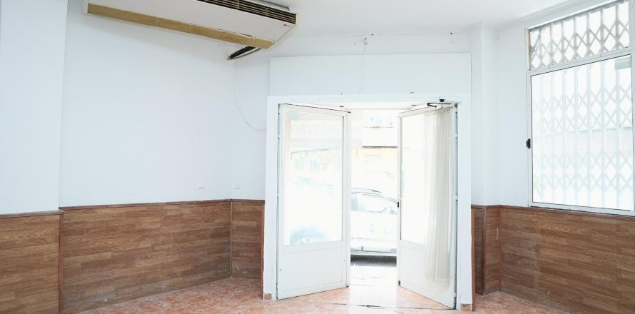 Komerciāls īpašums Torrevieja, Alicante, Spānijā 3 istabas, 107 m2 Nr. 194877