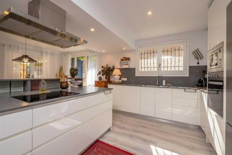 Продажа дома в Калелья-де-Палафружель, Герона, Испания 5 спален, №141325 - фото 8