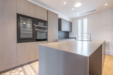 Apartament w Barcelona, Hiszpania 2 sypialnie,  nr 141330 – zdjęcie 3