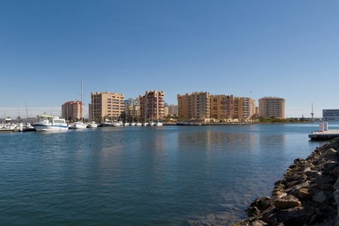 Huoneisto myytävänä La Manga del Mar Menor, Murcia, Espanja, 3 makuuhuonetta, 90 m2 No. 168709 - kuva 15