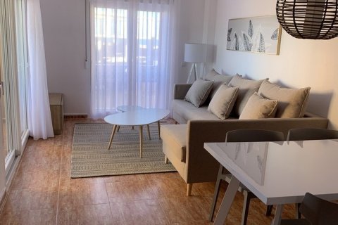 Huoneisto myytävänä La Manga del Mar Menor, Murcia, Espanja, 3 makuuhuonetta, 90 m2 No. 168709 - kuva 2