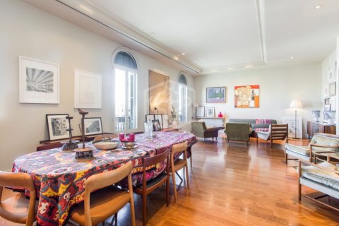 Apartment in Barcelona, Spain 4 bedrooms, 210 sq.m. No. 173814