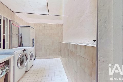 Продажа квартиры в Виладеканс, Барселона, Испания 4 спальни, 87м2 №187925 - фото 22