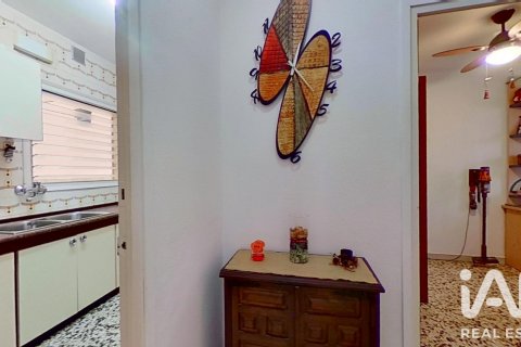 Продажа квартиры в Виладеканс, Барселона, Испания 4 спальни, 87м2 №187925 - фото 15