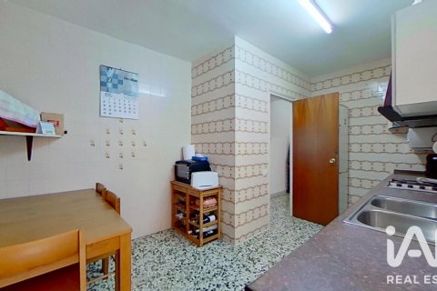 Продажа квартиры в Виладеканс, Барселона, Испания 4 спальни, 87м2 №187925 - фото 20