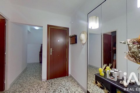 Продажа квартиры в Виладеканс, Барселона, Испания 4 спальни, 87м2 №187925 - фото 3