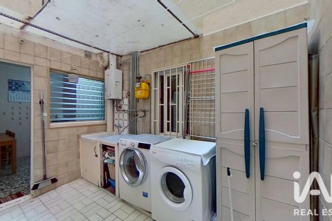 Продажа квартиры в Виладеканс, Барселона, Испания 4 спальни, 87м2 №187925 - фото 24