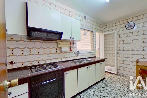 Продажа квартиры в Виладеканс, Барселона, Испания 4 спальни, 87м2 №187925 - фото 16