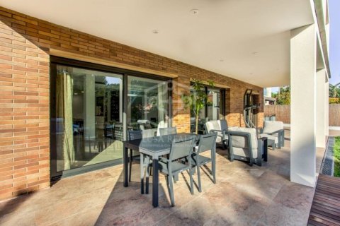 Villa zum Verkauf Gava, Barcelona, Spanien 6 Schlafzimmer, 400 m2 Nr. 138835 - Foto 3