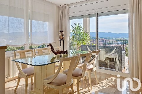 Продажа дома в Ла Бисбаль Д'Эмпорда, Герона, Испания 3 спальни, 269м2 №153195 - фото 2