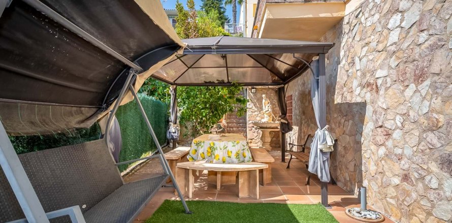 Dom w Lloret de Mar, Girona, Hiszpania 5 pokoi, 253 mkw. nr 143867