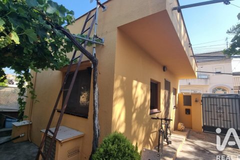 Продажа земельного участка в Виланова-и-ла-Желтру, Барселона, Испания 170м2 №187909 - фото 3