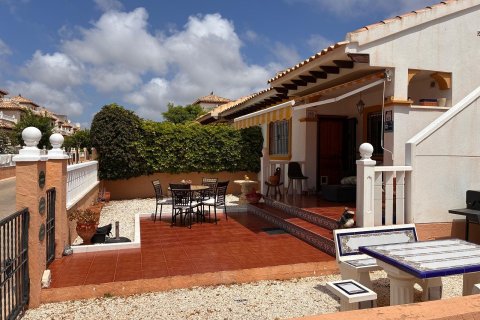 Villa for sale in Alicante, Spain 2 bedrooms, 62 sq.m. No. 192055 - photo 8