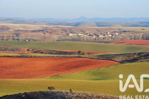 Commercial property in Soria, Spain No. 152639