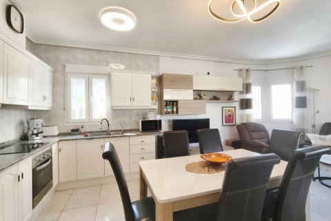 Huvila myytävänä San Miguel de Salinas, Alicante, Espanja, 2 makuuhuonetta, 75 m2 No. 194244 - kuva 17