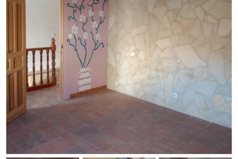 Townhouse for sale in Lorca, Murcia, Spain 3 bedrooms, 156 sq.m. No. 185849 - photo 2
