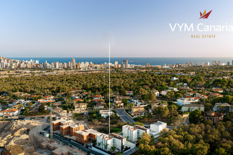 Villa for sale in La Nucia, Alicante, Spain 4 bedrooms,  No. 54849 - photo 5