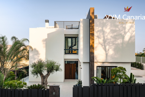 Villa for sale in La Nucia, Alicante, Spain 4 bedrooms,  No. 54849 - photo 2