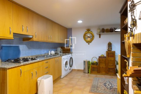 Villa for sale in Cabrils, Barcelona, Spain 5 bedrooms, 271 sq.m. No. 150432 - photo 25