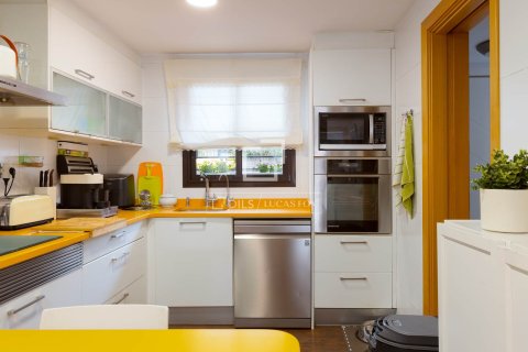 Villa for sale in Cabrils, Barcelona, Spain 5 bedrooms, 271 sq.m. No. 150432 - photo 12