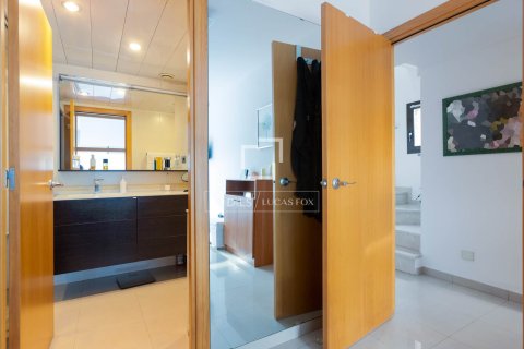 Villa for sale in Cabrils, Barcelona, Spain 5 bedrooms, 271 sq.m. No. 150432 - photo 16