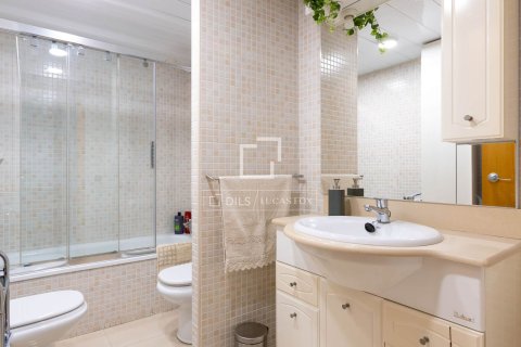 Villa for sale in Cabrils, Barcelona, Spain 5 bedrooms, 271 sq.m. No. 150432 - photo 19