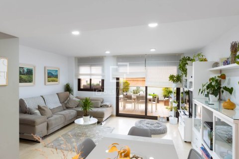 Villa for sale in Cabrils, Barcelona, Spain 5 bedrooms, 271 sq.m. No. 150432 - photo 4