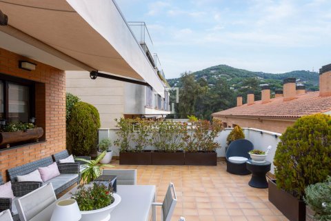 Villa for sale in Cabrils, Barcelona, Spain 5 bedrooms, 271 sq.m. No. 150432 - photo 2