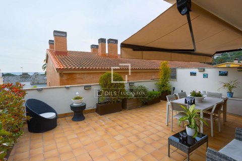 Villa for sale in Cabrils, Barcelona, Spain 5 bedrooms, 271 sq.m. No. 150432 - photo 10