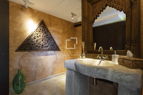 Villa for sale in Sitges, Barcelona, Spain 8 bedrooms, 1200 sq.m. No. 150426 - photo 24